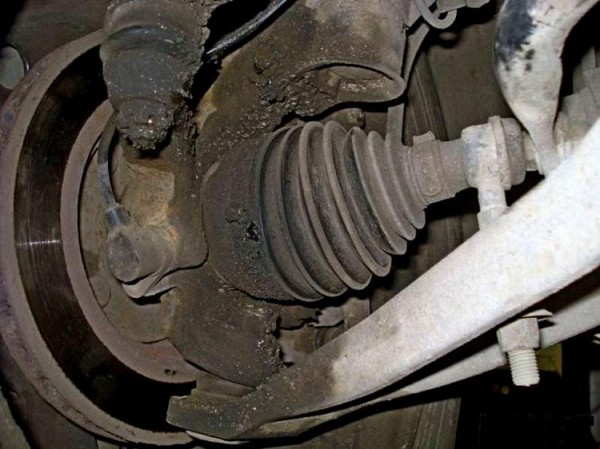 Бьет руль автомобиля при торможении на большой скорости