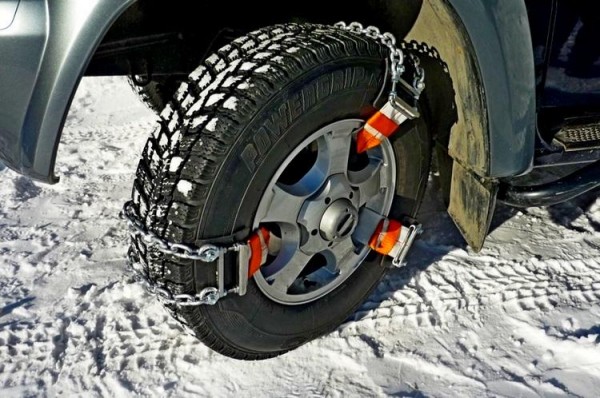 Браслеты и цепи противоскольжения: возможно ли сделать своими руками