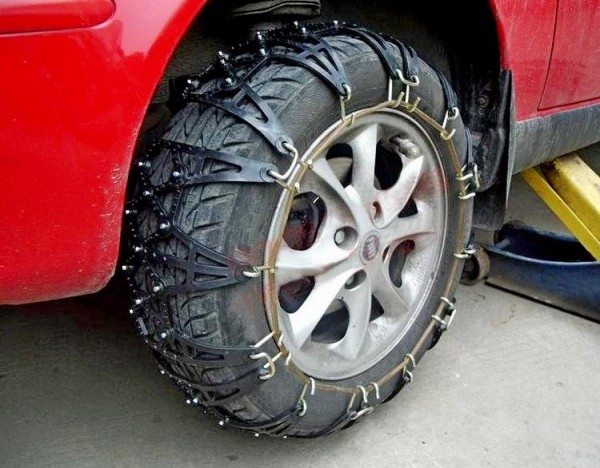 Браслеты и цепи противоскольжения: возможно ли сделать своими руками