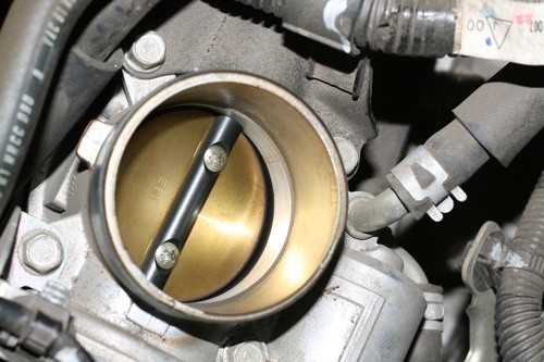 Что дает чистка дроссельной заслонки и как настроить дроссель