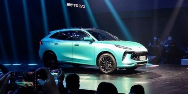 Dongfeng показал публике &laquo;льва&raquo;