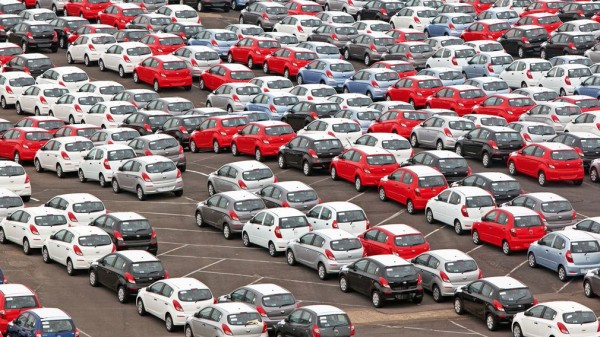 В России новые легковые автомобили в 2021 году могут в среднем подорожать на 10%