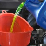 Где установлен датчик температуры мотора