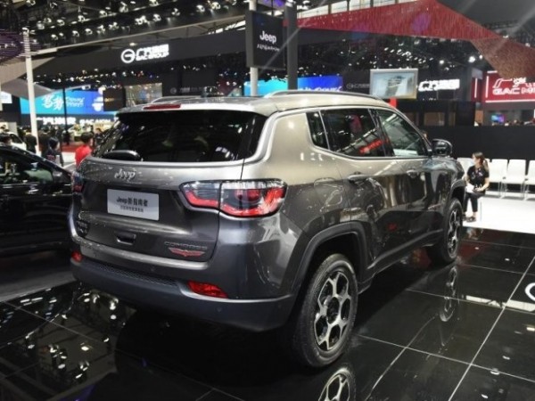 Jeep представил обновленный Compass