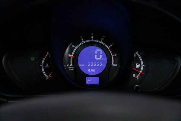 Как определить настоящий пробег автомобиля: полезные лайфхаки