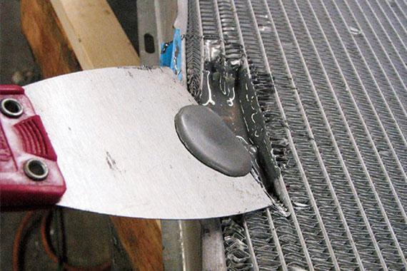 Как отремонтировать радиатор охлаждения самому