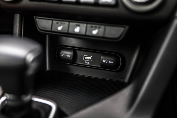 Компас покупателя: что такое HAC, DBC, SCC и стоит ли за них переплачивать? Объясняем на примере Kia Sportage