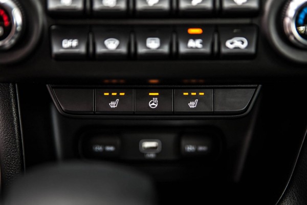 Компас покупателя: что такое HAC, DBC, SCC и стоит ли за них переплачивать? Объясняем на примере Kia Sportage