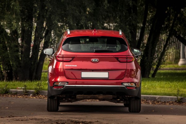 Компас покупателя: что такое HAC, DBC, SCC и стоит ли за них переплачивать? Объясняем на примере Kia Sportage