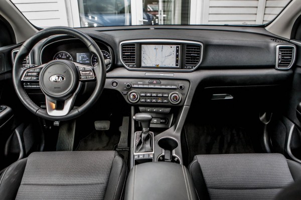 Компас покупателя: что такое HAC, DBC, SCC и стоит ли за них переплачивать? Объясняем на примере Kia Sportage