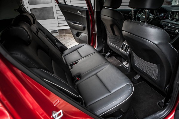 Компас покупателя: что такое HAC, DBC, SCC и стоит ли за них переплачивать? Объясняем на примере Kia Sportage