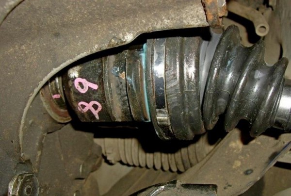 Признаки неисправности внутреннего ШРУСа