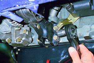 Самостоятельная замена подушки двигателя