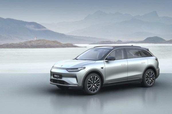 Серийный Leap C11 похвастал двумя моторами и тремя дисплеями