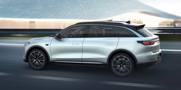 Серийный Leap C11 похвастал двумя моторами и тремя дисплеями