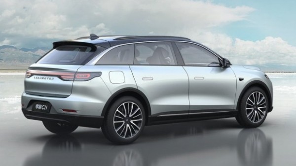 Серийный Leap C11 похвастал двумя моторами и тремя дисплеями