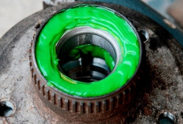 Смазка для ступичных подшипников автомобилей