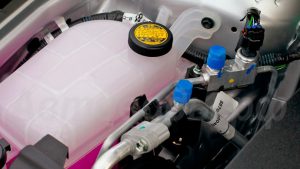 Течет антифриз: что делать и как найти причину