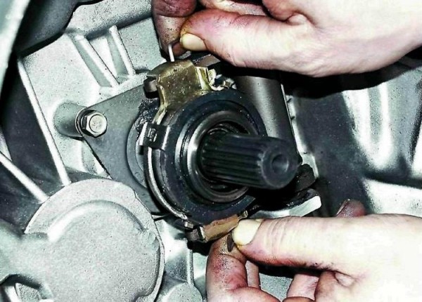 Выжимной подшипник сцепления &mdash; основные признаки его неисправности