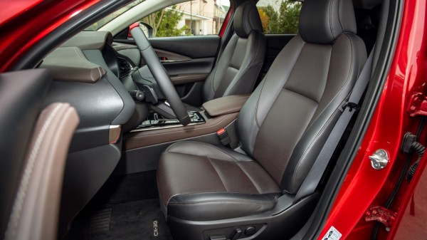 Mazda назвала цены на все комплектации нового кроссовера CX-30
