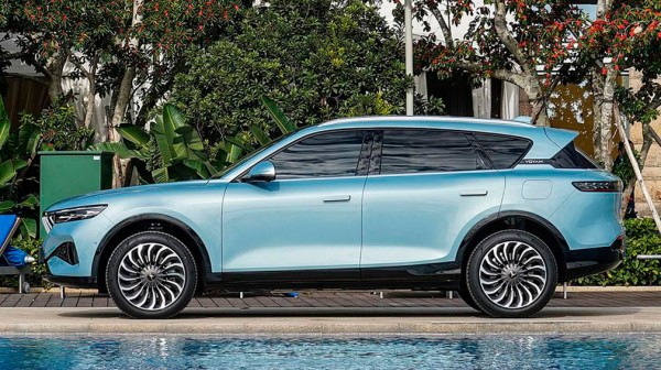 Китайцы представили 680-сильный кроссовер вдвое дешевле BMW X5