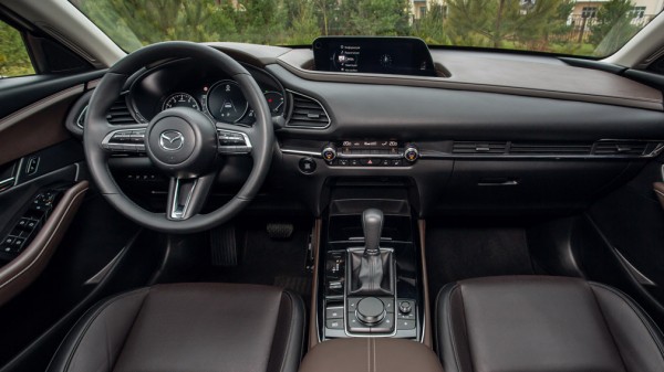 Mazda назвала цены на все комплектации нового кроссовера CX-30