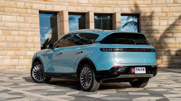 Китайцы представили 680-сильный кроссовер вдвое дешевле BMW X5