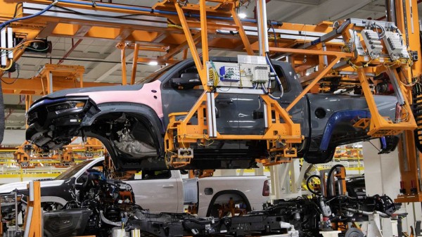 Экстремальный 712-сильный пикап RAM 1500 TRX встал на конвейер