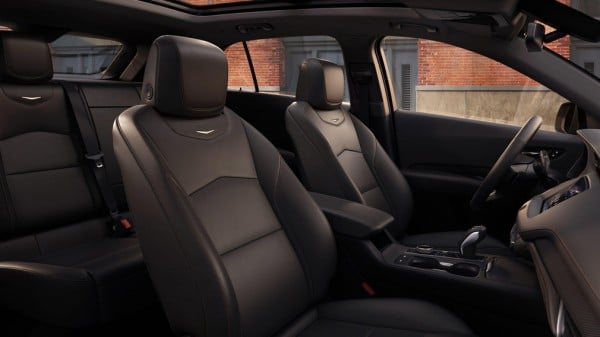 В России представлен кроссовер Cadillac XT4