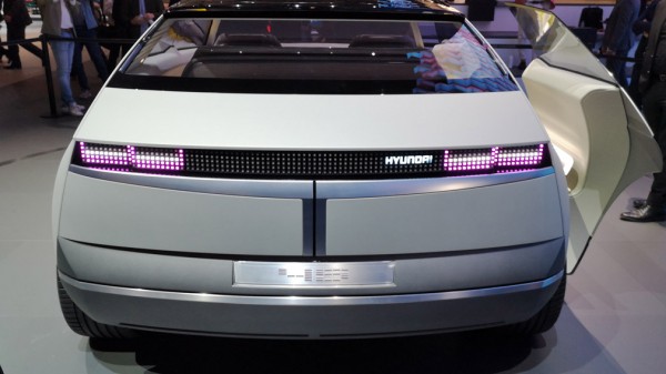 Компания Hyundai планирует в 2021 году запустить в РФ продажи электромобилей