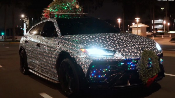 Блогер завернул кроссовер Lamborghini Urus в подарочную бумагу