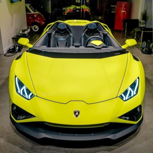 Lamborghini Huracan Aperta: НЛО на колесах?