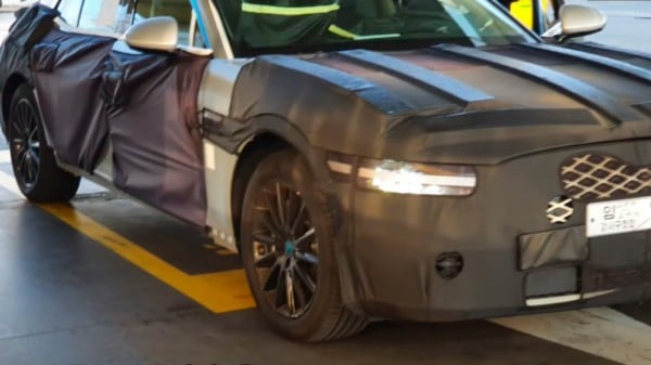 Новое поколение седана Genesis G90 появилось на видео