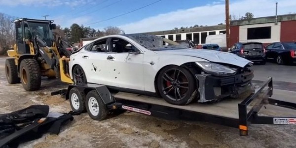 Первая в мире Tesla с двигателем V8 (видео)