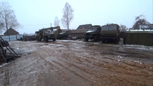 YouTube-блогер поехал за запчастями и нашёл &laquo;Уралы&raquo; и &laquo;КамАЗы&raquo; на консервации