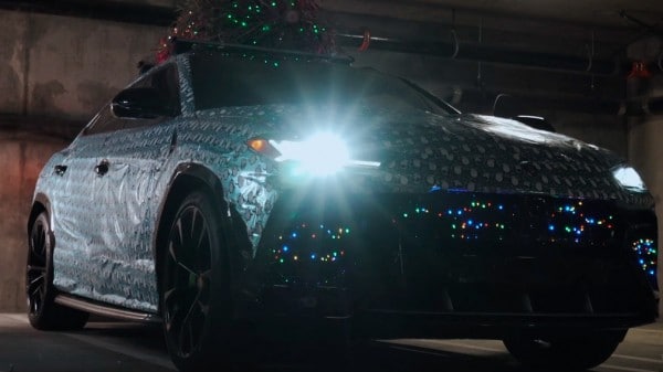Блогер завернул кроссовер Lamborghini Urus в подарочную бумагу
