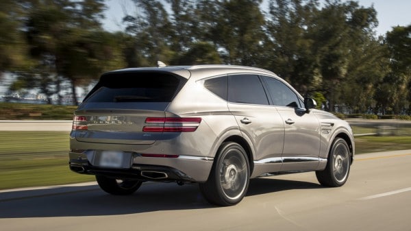 Кроссовер Genesis GV80 выходит в продажу в РФ, но не у всех дилеров