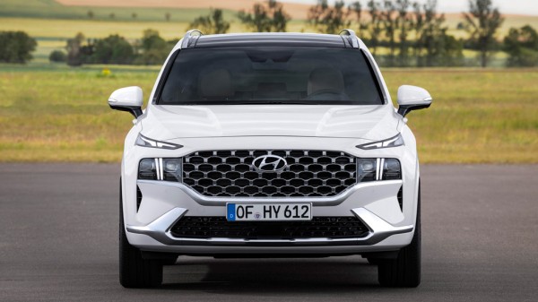 Назвали цены на кроссовер Hyundai Santa Fe 2021 модельного года