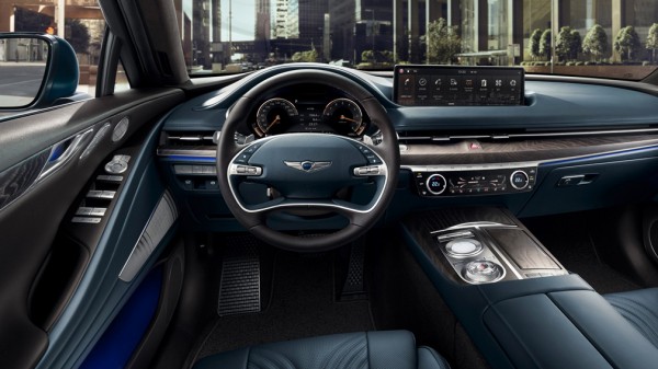 Genesis назвал российские цены на новый кроссовер GV80 и седан G80