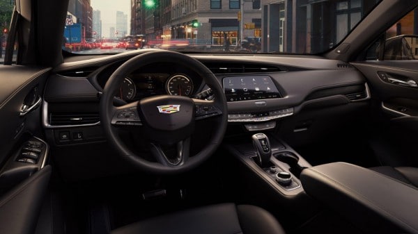 В России представлен кроссовер Cadillac XT4