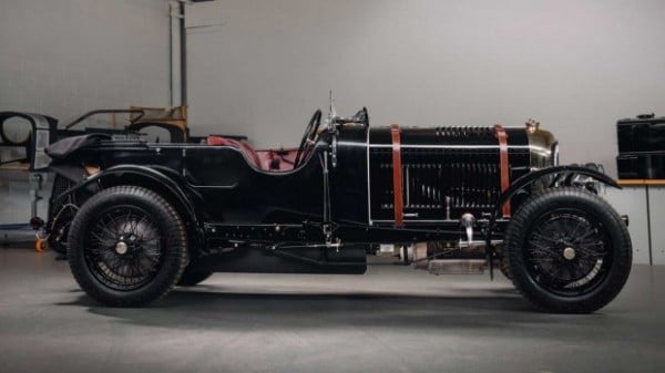 Bentley собрала довоенный автомобиль