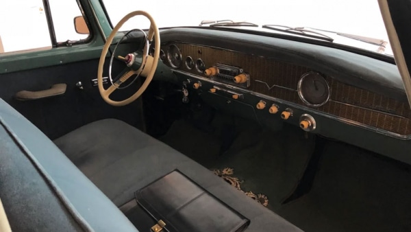 В России выставили на продажу ГАЗ 13 &laquo;Чайка&raquo; практически без пробега