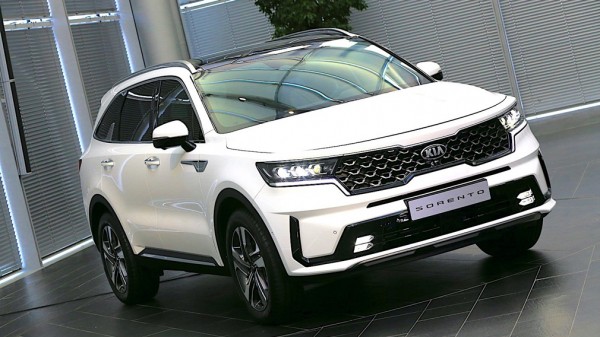 Дизельные Kia Sorento снова появились в продаже в России