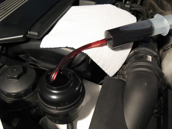 Что делать, если гудит гидроусилитель руля при повороте?