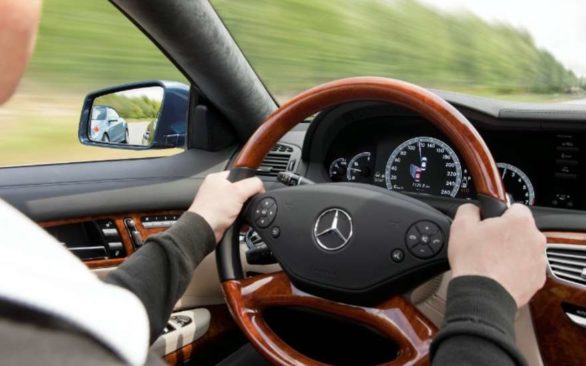 Что делать, если гудит гидроусилитель руля при повороте?