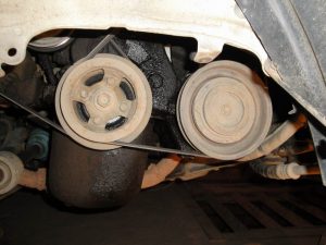 Что лучше заливать в двигатель: масло синтетика или полусинтетика