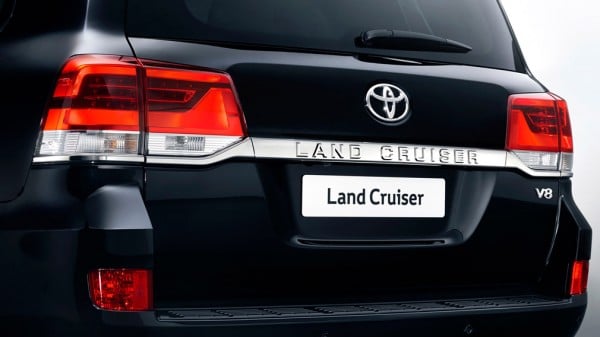 Опубликовали свежие данные о новых Toyota Land Cruiser 300 и Prado
