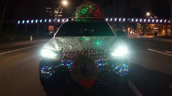 Блогер завернул кроссовер Lamborghini Urus в подарочную бумагу