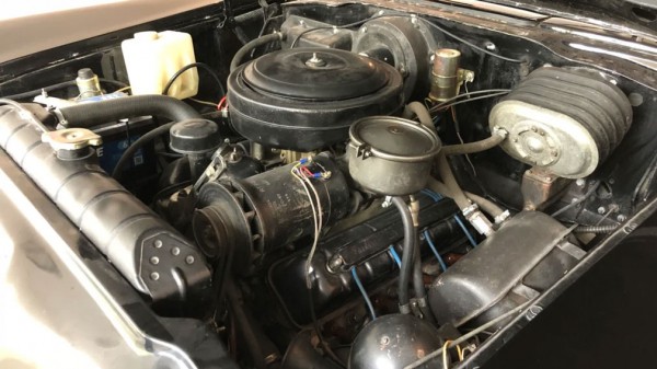 В России выставили на продажу ГАЗ 13 &laquo;Чайка&raquo; практически без пробега