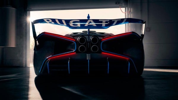 Компания Bugatti рассказала о самой необычной технологии гиперкара Bolide